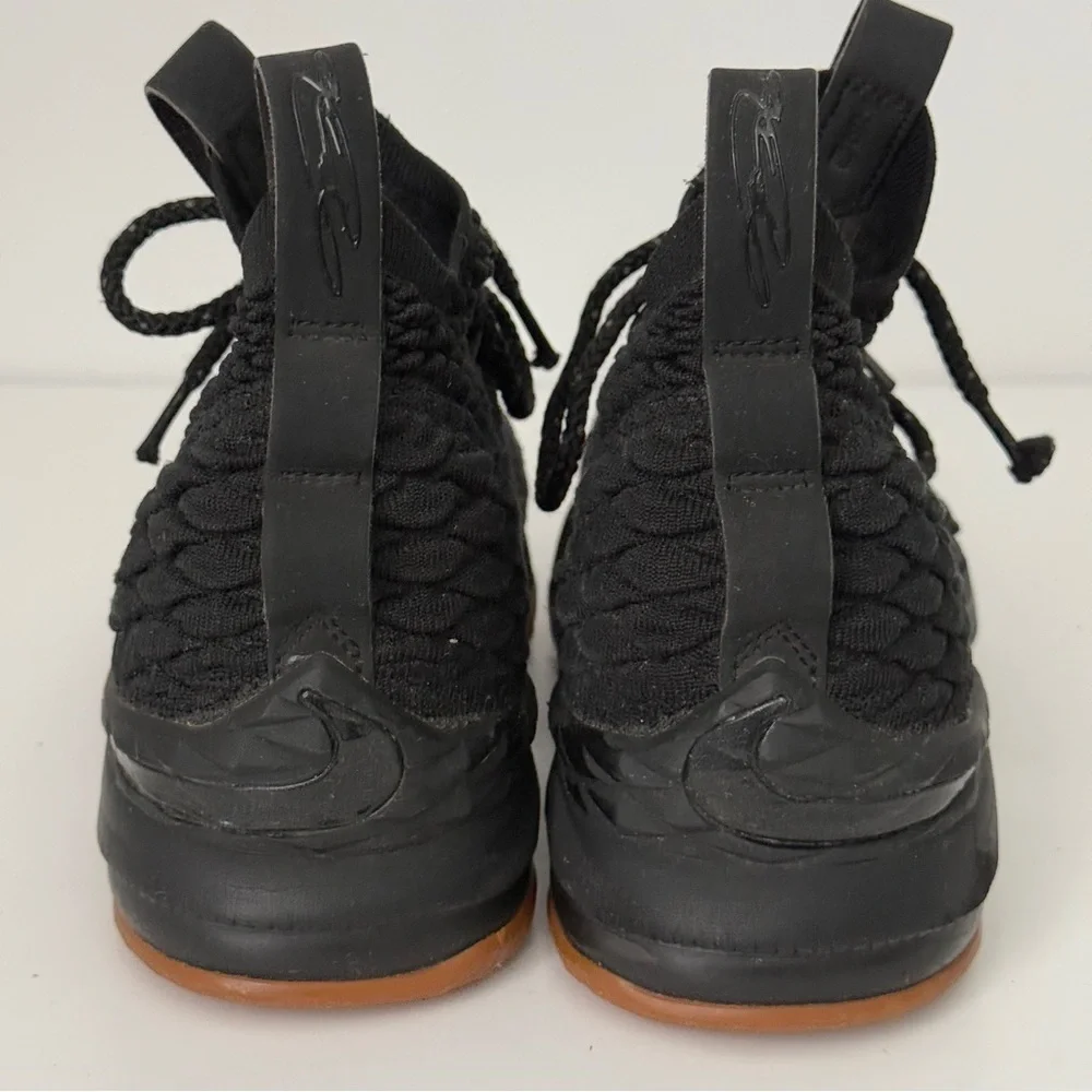 Nike Lebron 15 GS 'Black Gum' 922811-001 Size 6Y